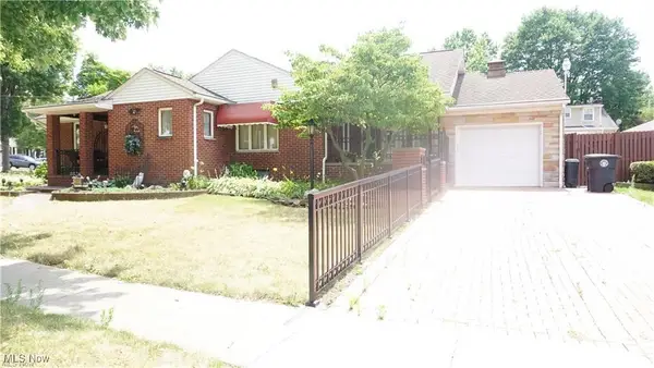 202 E Woodsdale Avenue, Akron, OH 44301