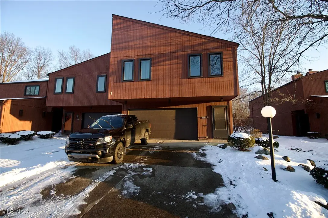 32715 Willow Brook Lane, North Ridgeville, OH 44039 - Image #1