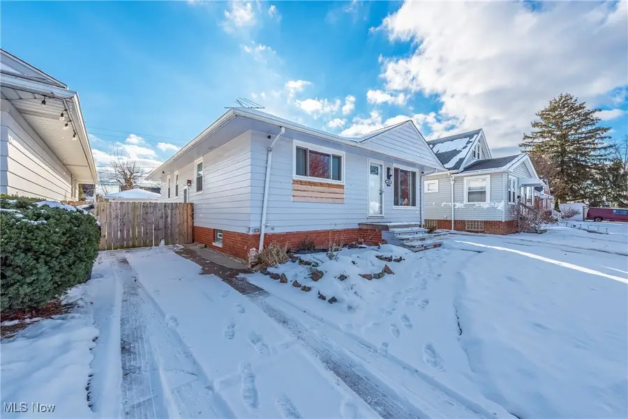 14205 Highlandview Avenue, Cleveland, OH 44135 - Image #3
