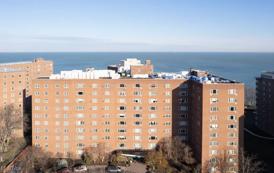 11820 Edgewater Drive #110, Lakewood, OH 44107 - #3