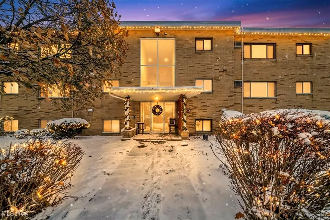 5200 Royalton Road #D-8, North Royalton, OH 44133 - Image #1