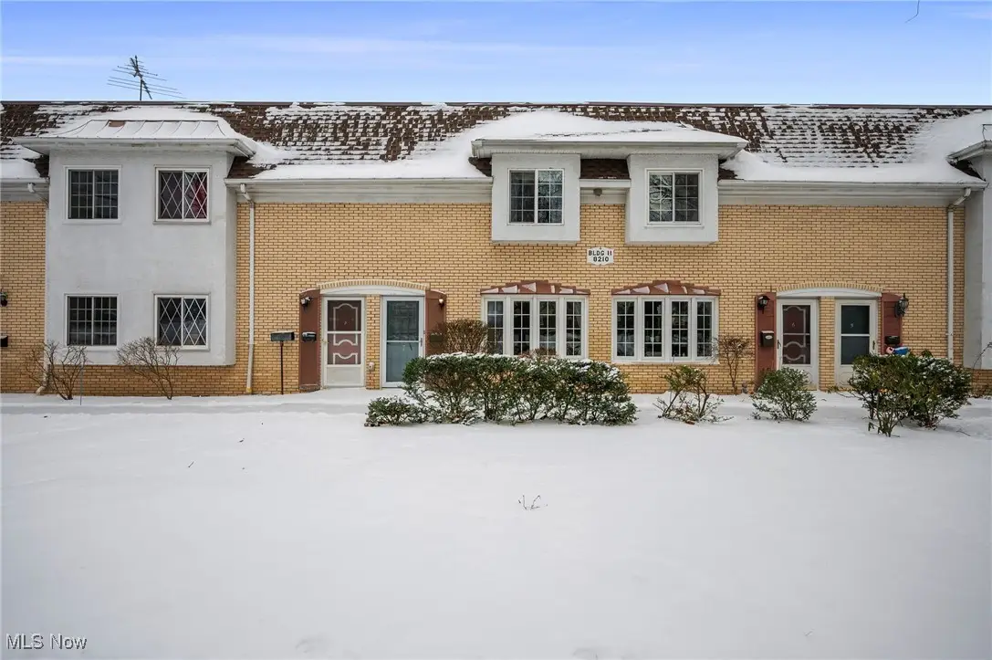 8210 Deepwood Boulevard #7, Mentor, OH 44060 - Image #1