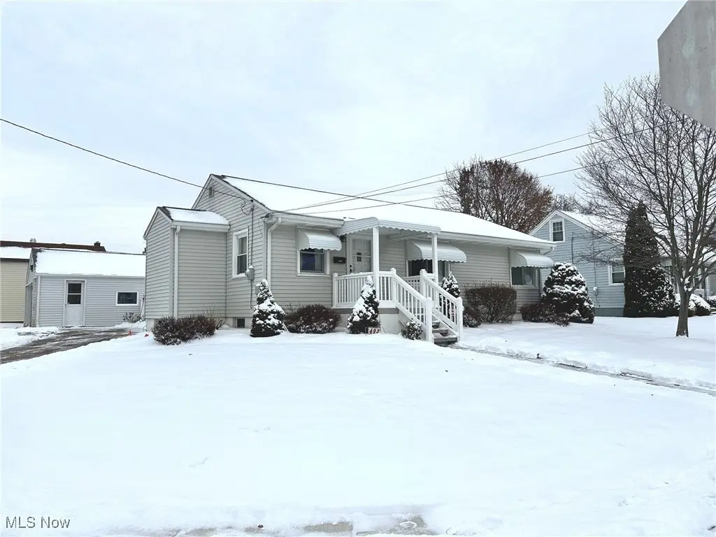 492 Fair Oaks Nw Avenue, North Canton, OH 44720 - Image #1