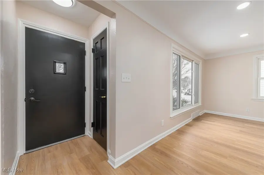 7424 Traymore Avenue, Brooklyn, OH 44144 - Image #3