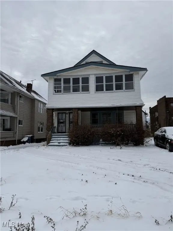 872 Paxton Road, Cleveland, OH 44108