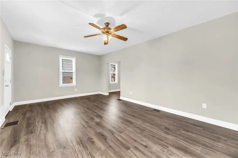 3425 Sackett Avenue, Cleveland, OH 44109 - #3