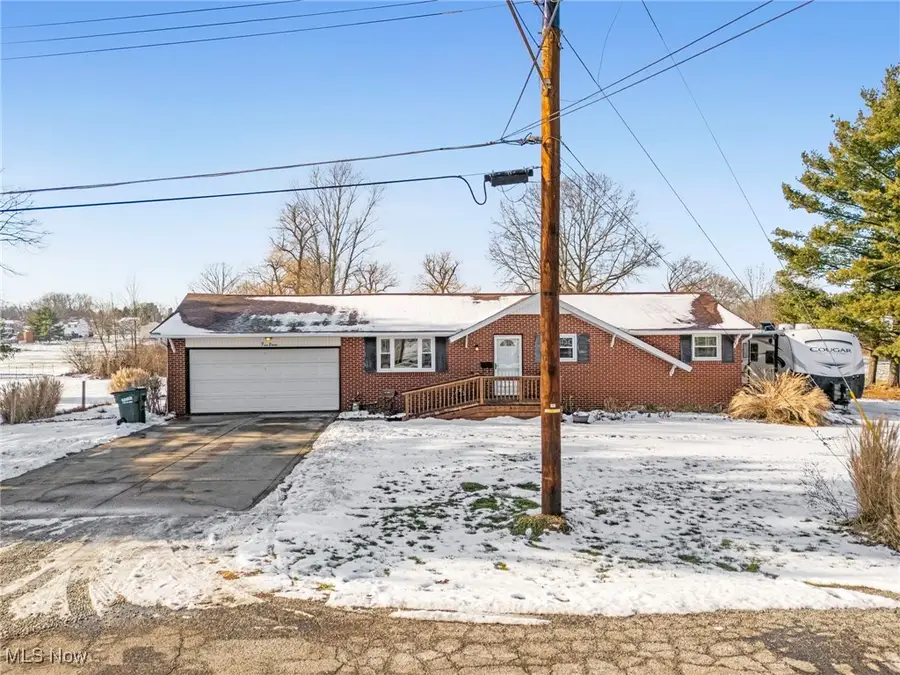 411 Ranowsky N Court, East Canton, OH 44730 - Image #2
