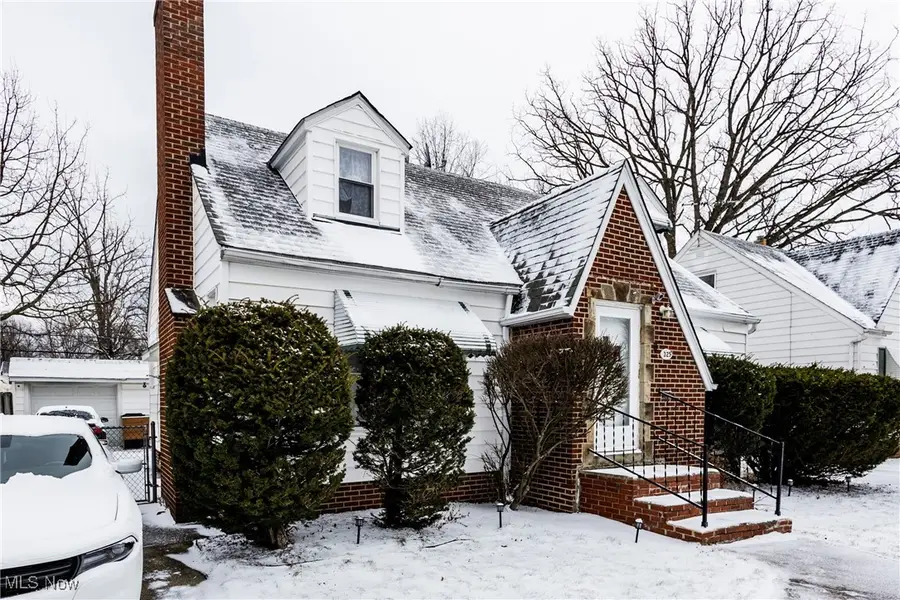 325 E 264th Street, Euclid, OH 44132 - Image #2