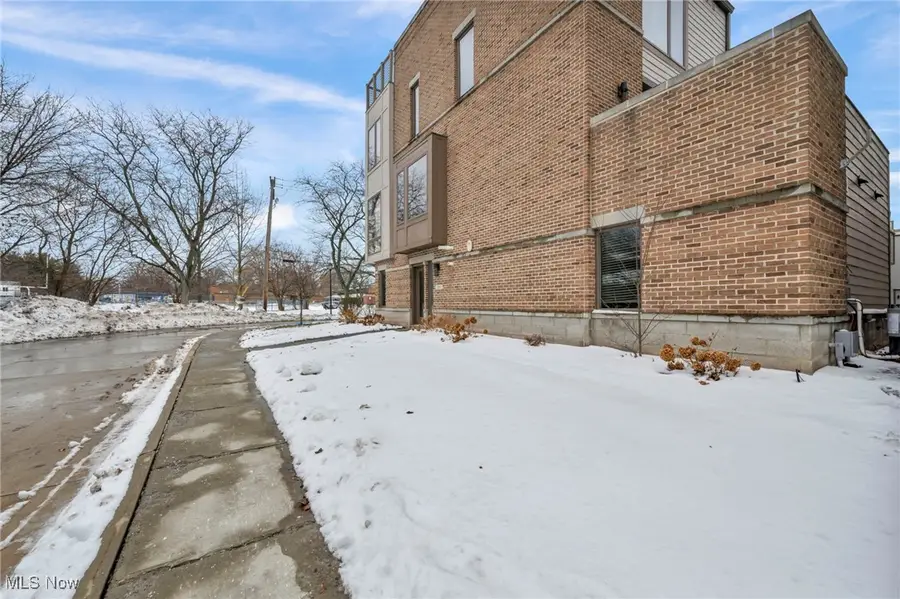 1399 Slate Court, Cleveland Heights, OH 44118 - Image #3