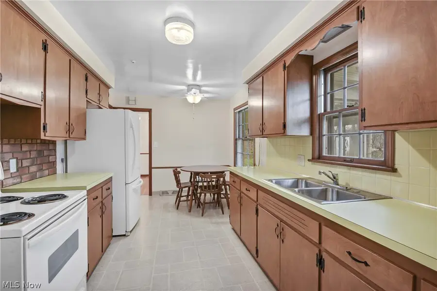 25891 Chaucer Drive, Westlake, OH 44145 - #3