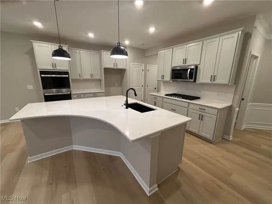 32727 Sandridge Run, Avon Lake, OH 44012 - Image #3
