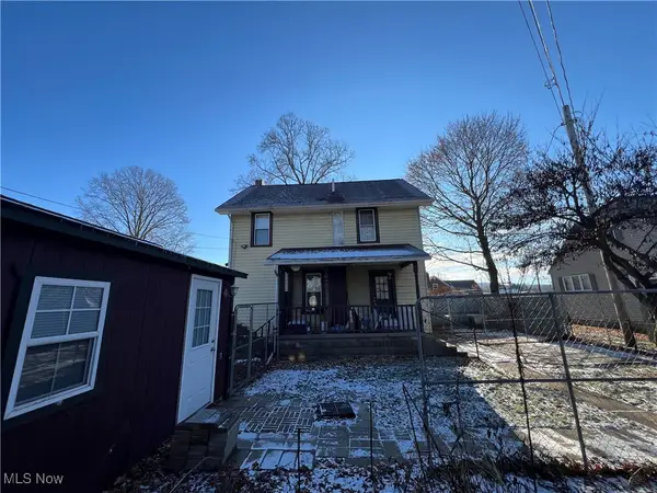 11238 Center Ne Drive, Sandyville, OH 44671