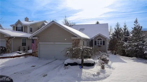 909 Grand View Lane, Aurora, OH 44202