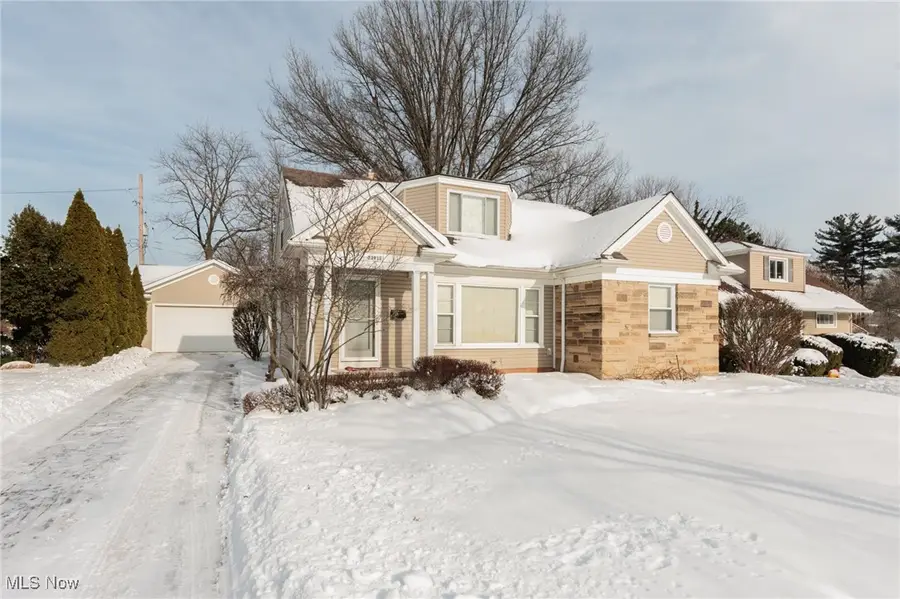 23915 Glenhill Drive, Beachwood, OH 44122 - Image #2