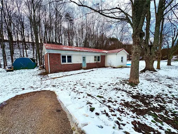 4542 Bloomfield Road, Cambridge, OH 43725