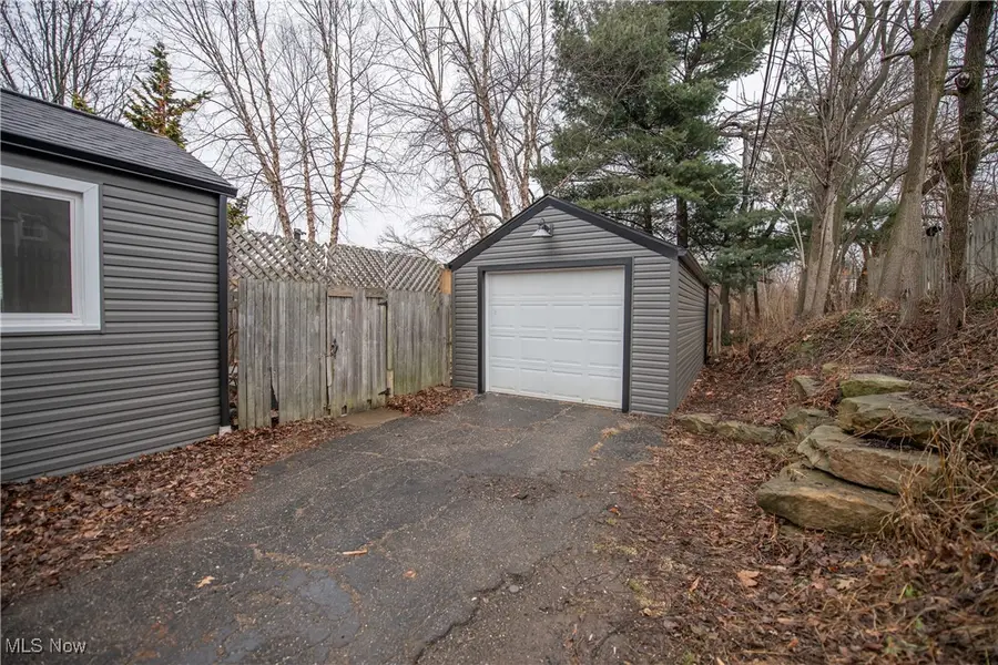 226 Hawthorne Ne Avenue, Massillon, OH 44646 - Image #3