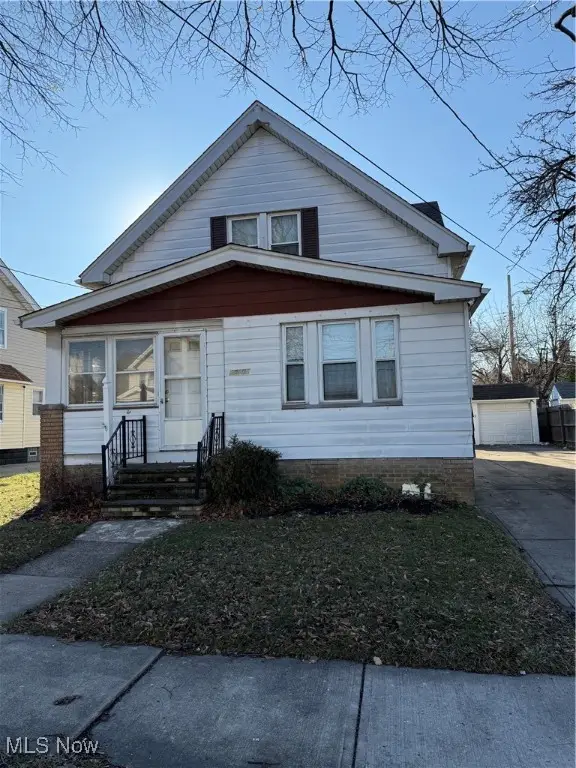 18606 Cherokee Avenue, Cleveland, OH 44119 - Image #1