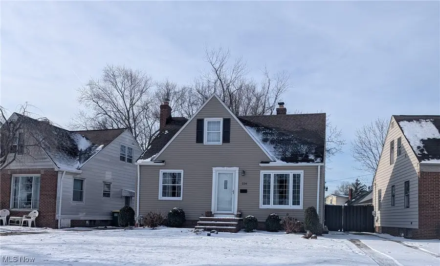 226 E 286th Street, Willowick, OH 44095 - Image #2