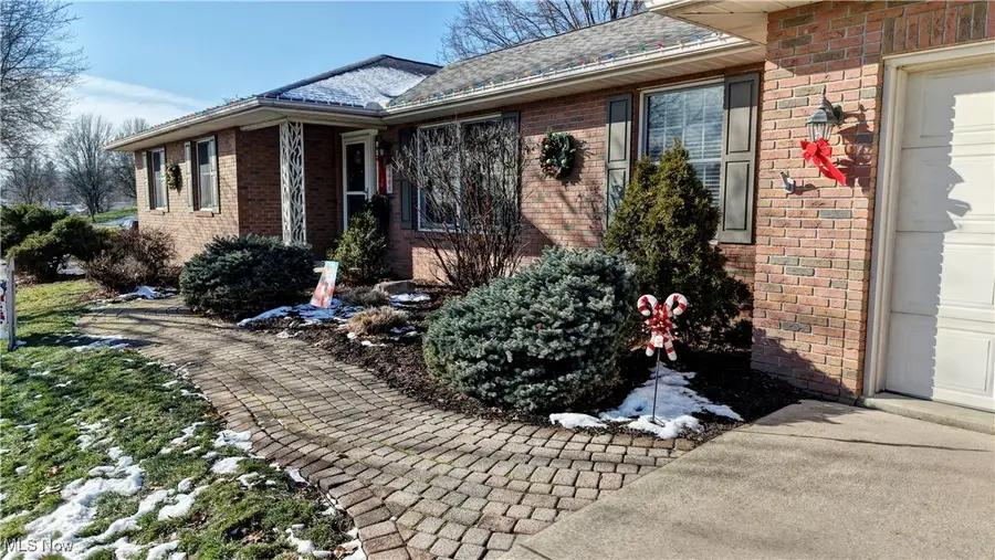 1006 Glen Ne Drive, New Philadelphia, OH 44663 - Image #3