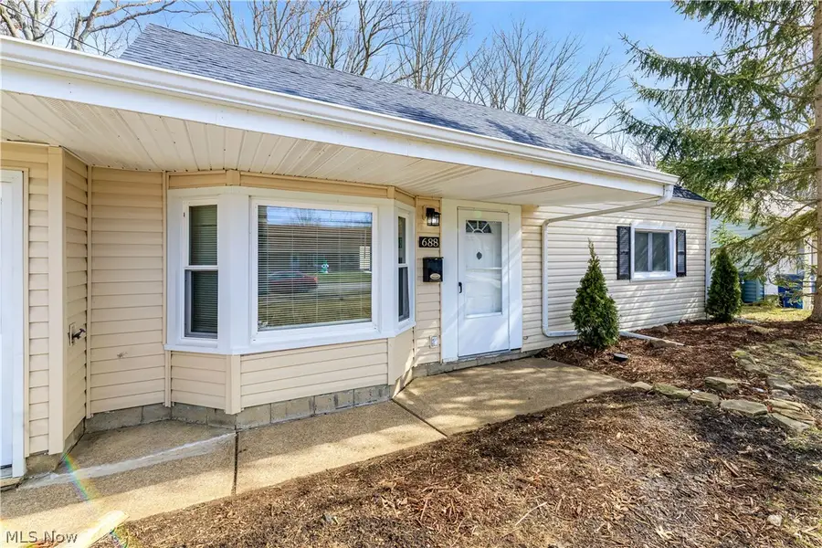 688 Irving Park Boulevard, Sheffield Lake, OH 44054 - #3