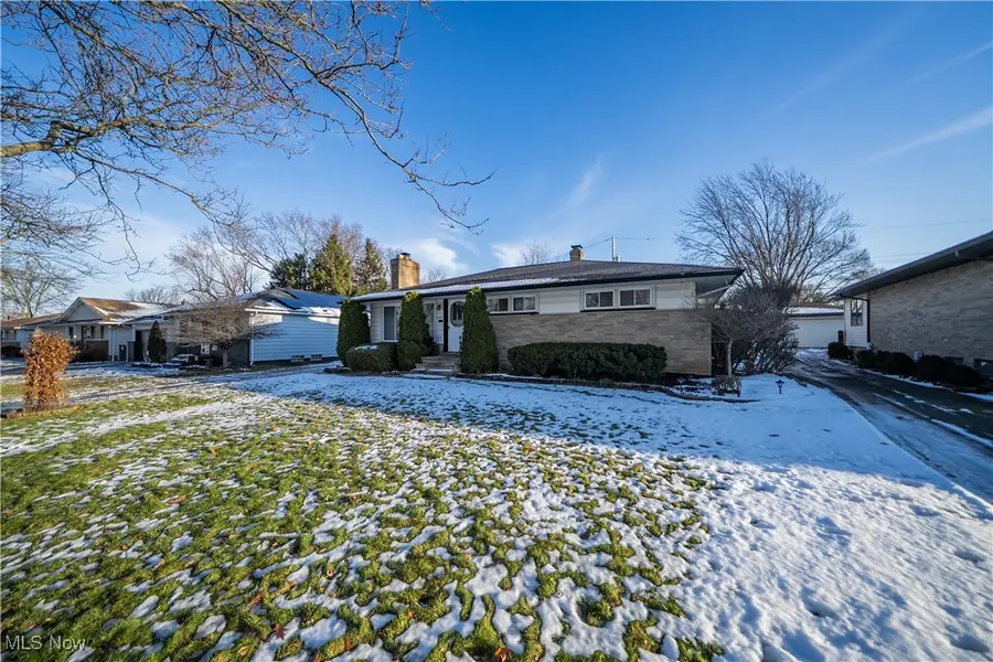 6691 Crenshaw Drive, Parma Heights, OH 44130 - Image #2