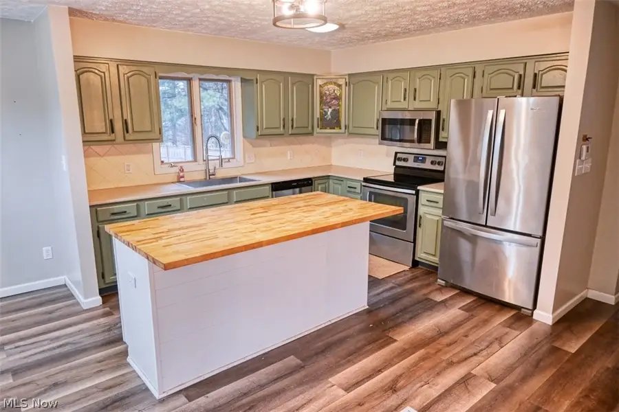 11371 Sagebrush Ne Avenue, Uniontown, OH 44685 - #3