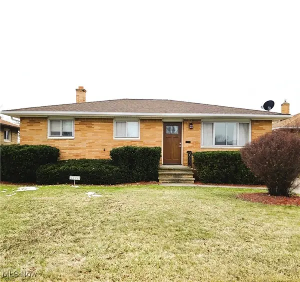 14621 Saint James Avenue, Cleveland, OH 44135