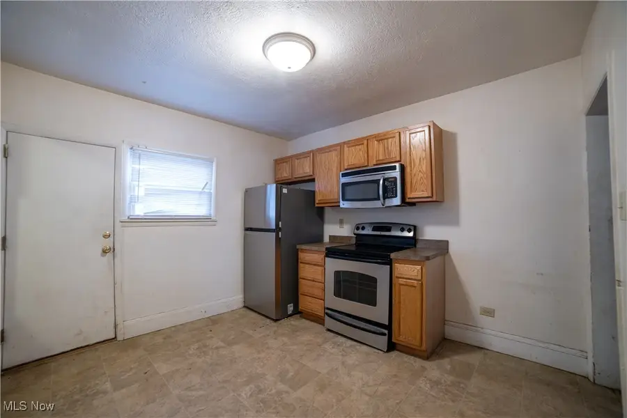 1040 Mercer Avenue, Akron, OH 44320 - Image #2