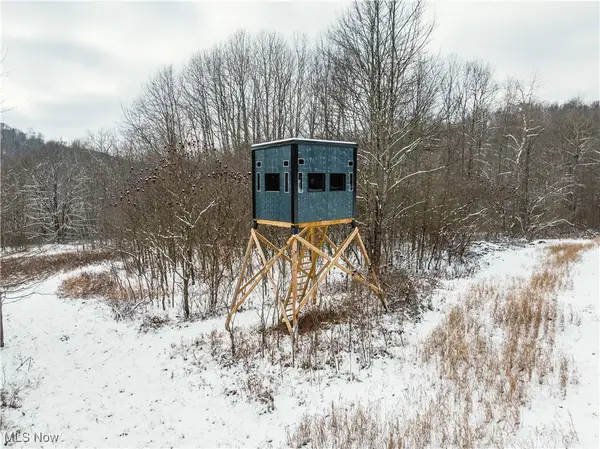 Se Deerhorn Road, Tippecanoe, OH 44699