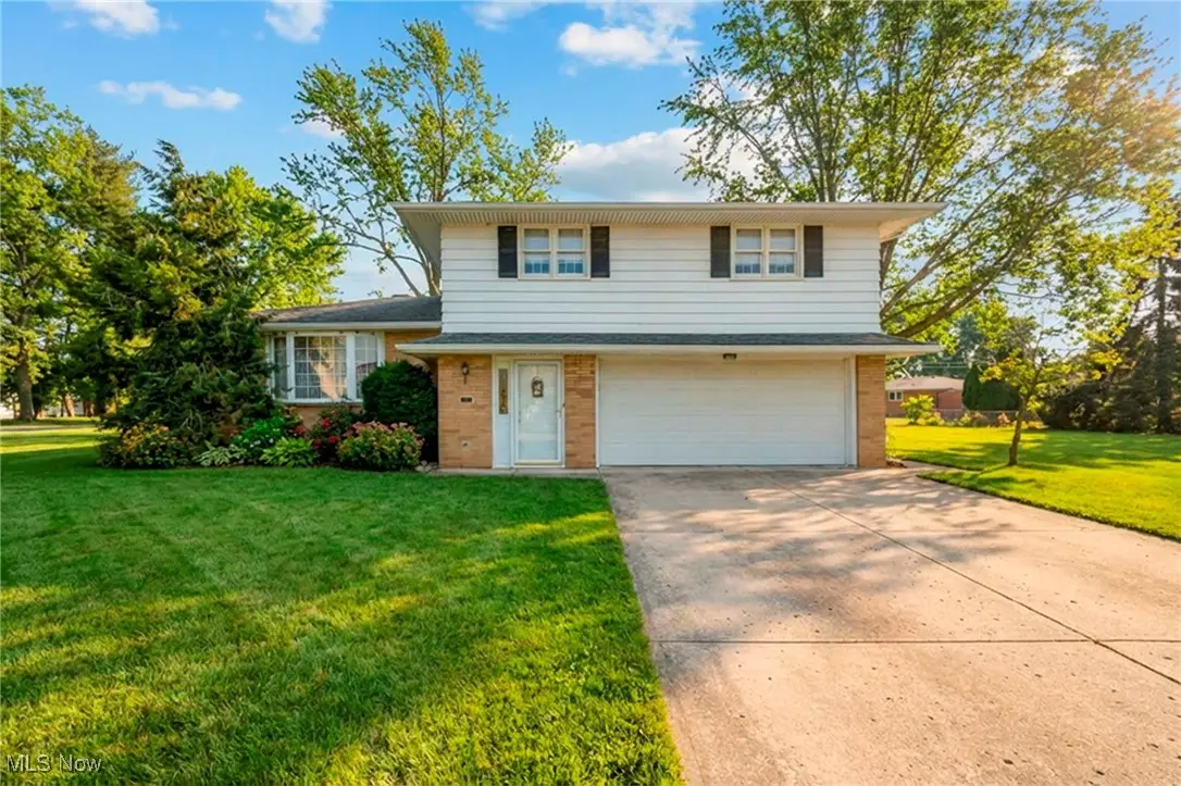 7257 Barton Circle, Parma, OH 44129 - Image #1