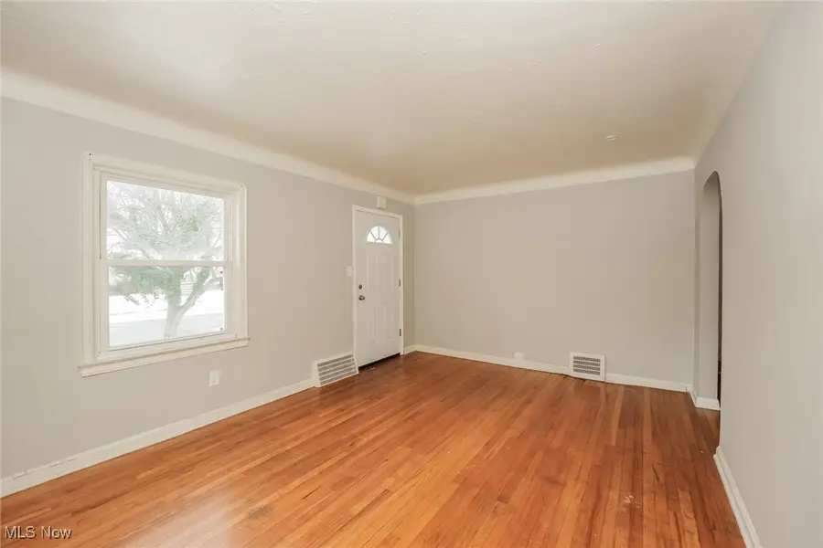 19707 Pawnee Avenue, Cleveland, OH 44119 - Image #3