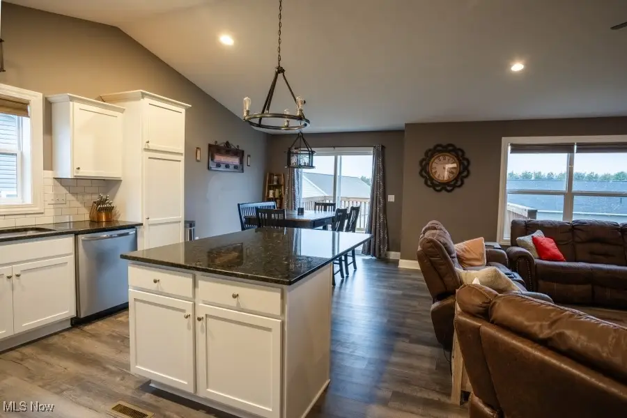 937 Crockett Circle, Canal Fulton, OH 44614 - Image #2