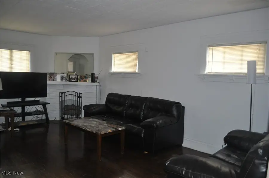 11907 Mount Overlook Avenue, Cleveland, OH 44120 - #3