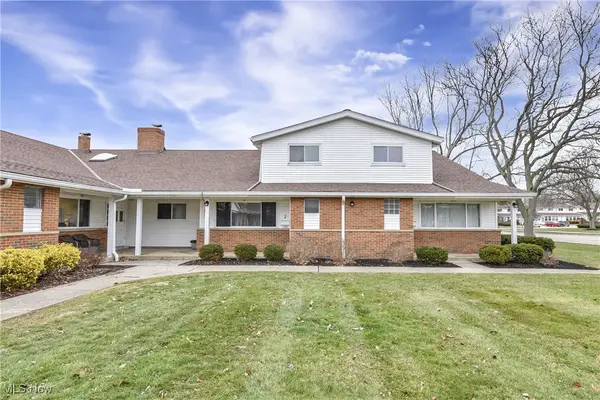 25400 Country Club Boulevard #2, North Olmsted, OH 44070