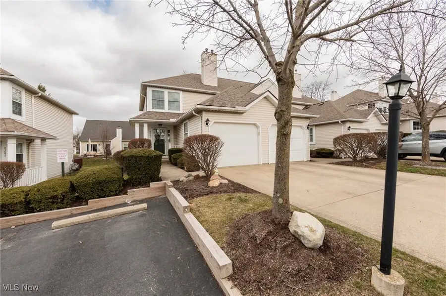 4265 Rolling Hills Drive, Brunswick, OH 44212 - Image #2