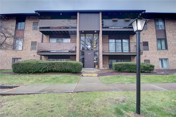 16445 Heather Lane #F 101, Middleburg Heights, OH 44130