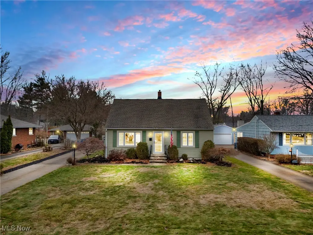 568 Bassett Road, Bay Village, OH 44140 - Image #1