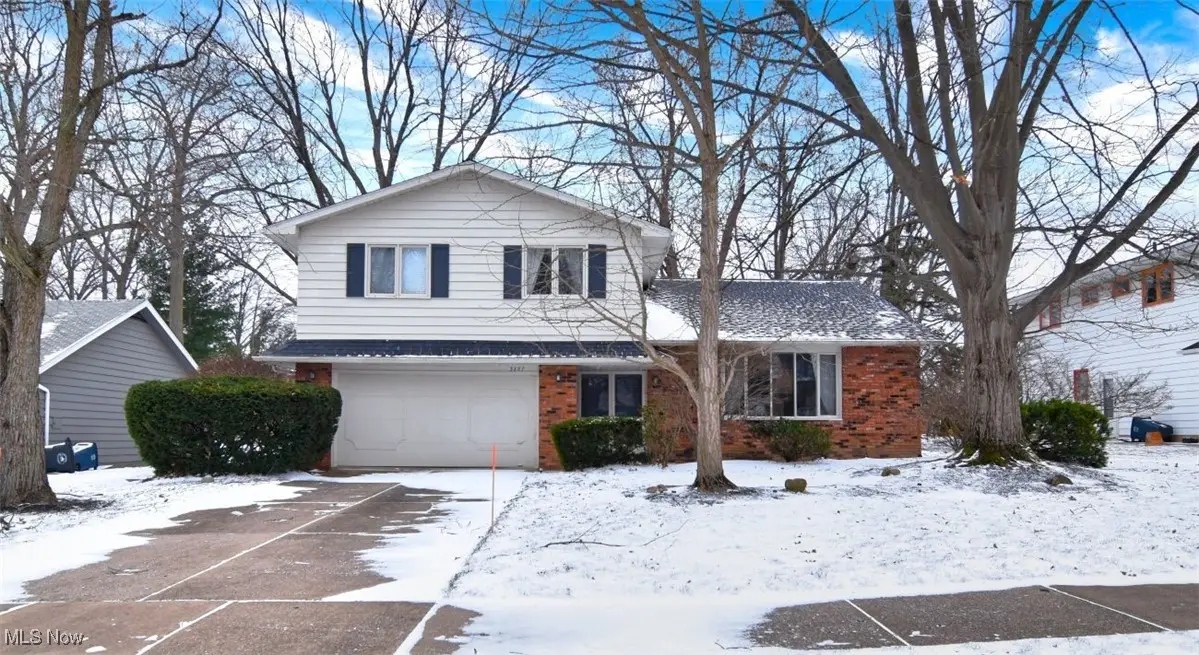 5387 Blue Bell Drive, Lyndhurst, OH 44124 - Image #1