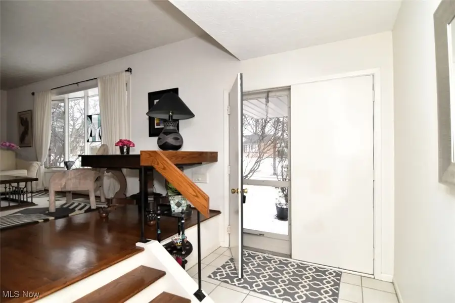 5387 Blue Bell Drive, Lyndhurst, OH 44124 - Image #2