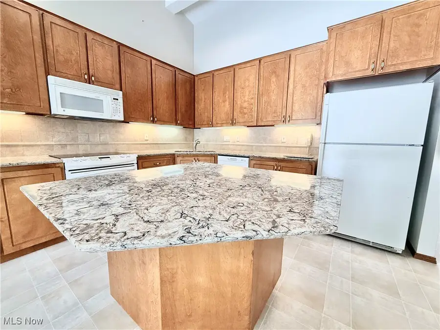 33162 Eagles Glen Court, North Ridgeville, OH 44039 - #3