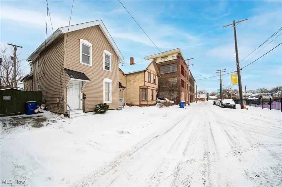 2449 Castle Avenue, Cleveland, OH 44113 - #2