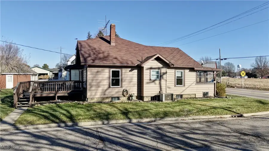 549 Redwood Sw Street, Beach City, OH 44608 - Image #3