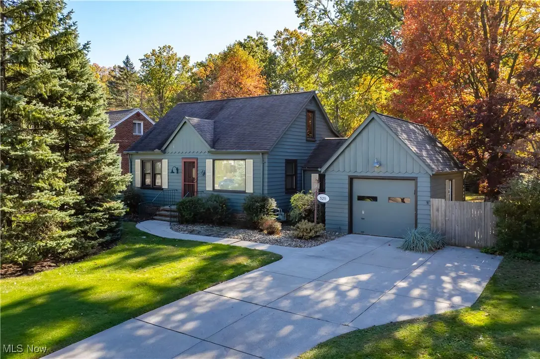 5211 W Ridgewood Drive, Parma, OH 44134 - Image #1