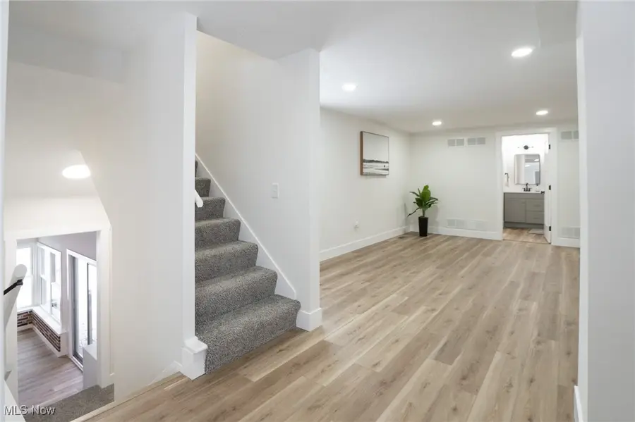 1038 Dell Nw Circle, North Canton, OH 44720 - Image #2