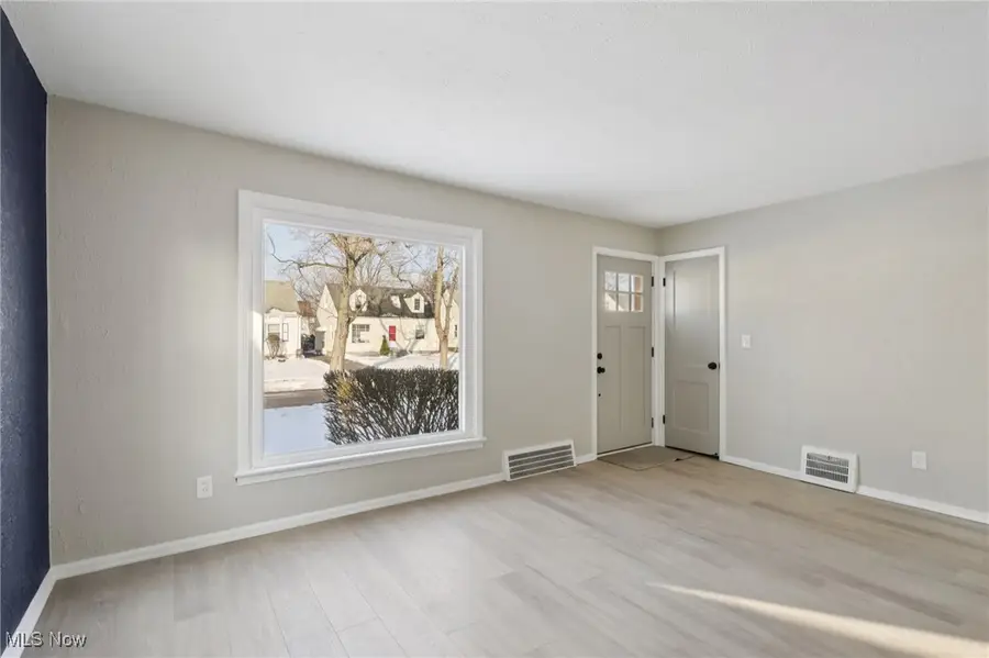 21316 Watson Road, Maple Heights, OH 44137 - Image #3