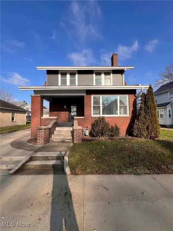 221 W 10th Street, Dover, OH 44622