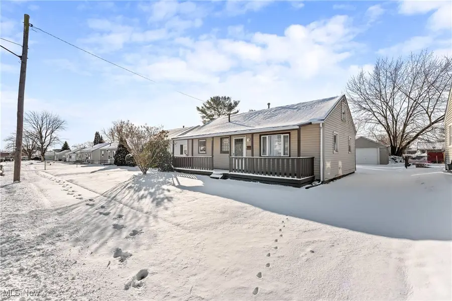 2103 Bollinger Ne Avenue, Canton, OH 44705 - Image #2