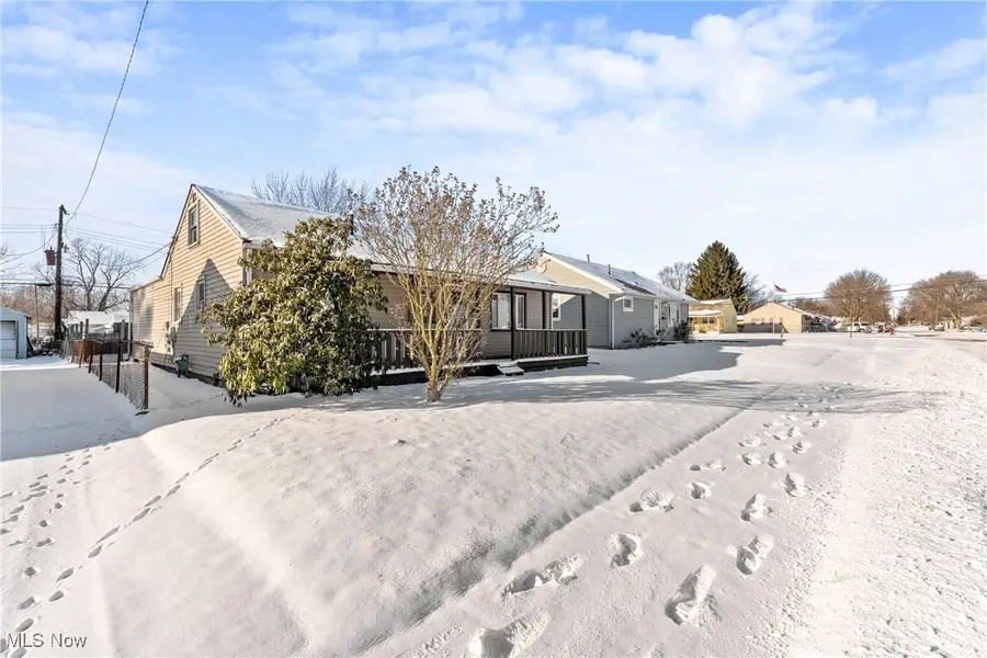 2103 Bollinger Ne Avenue, Canton, OH 44705 - Image #3