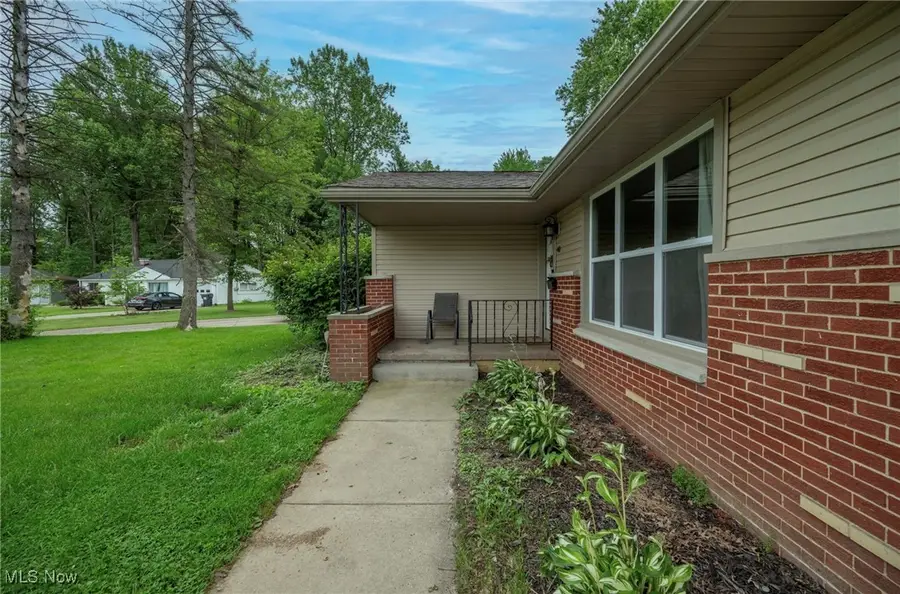40 Woodleigh Court, Austintown, OH 44511 - Image #2