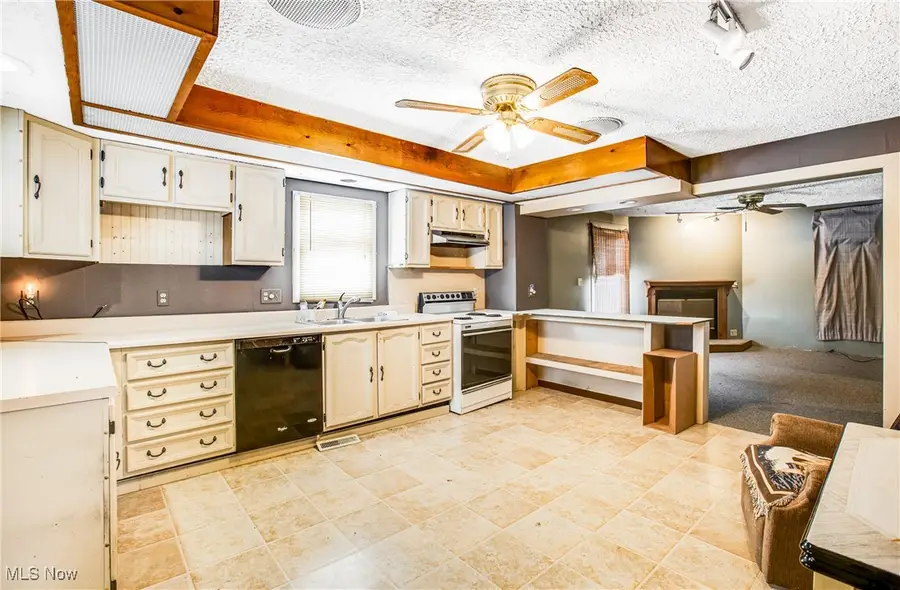 917 S Irvine Avenue, Masury, OH 44438 - Image #2